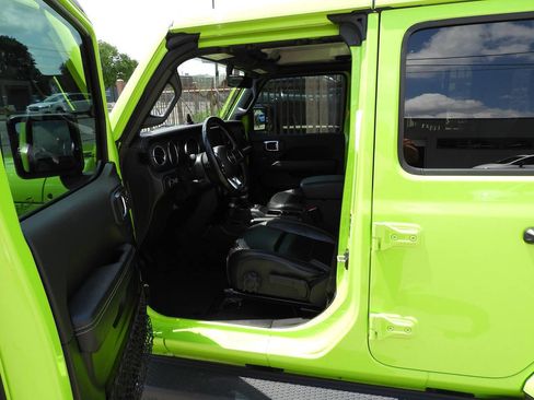 Used 2021 Jeep Wrangler Unlimited Sahara w/ Uconnect 4C Nav & Sound Group AWD/4WD image 13