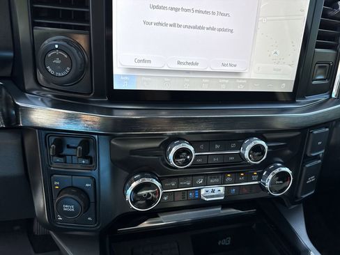 Used 2024 Ford F350 Lariat w/ Lariat Ultimate Package AWD/4WD image 27