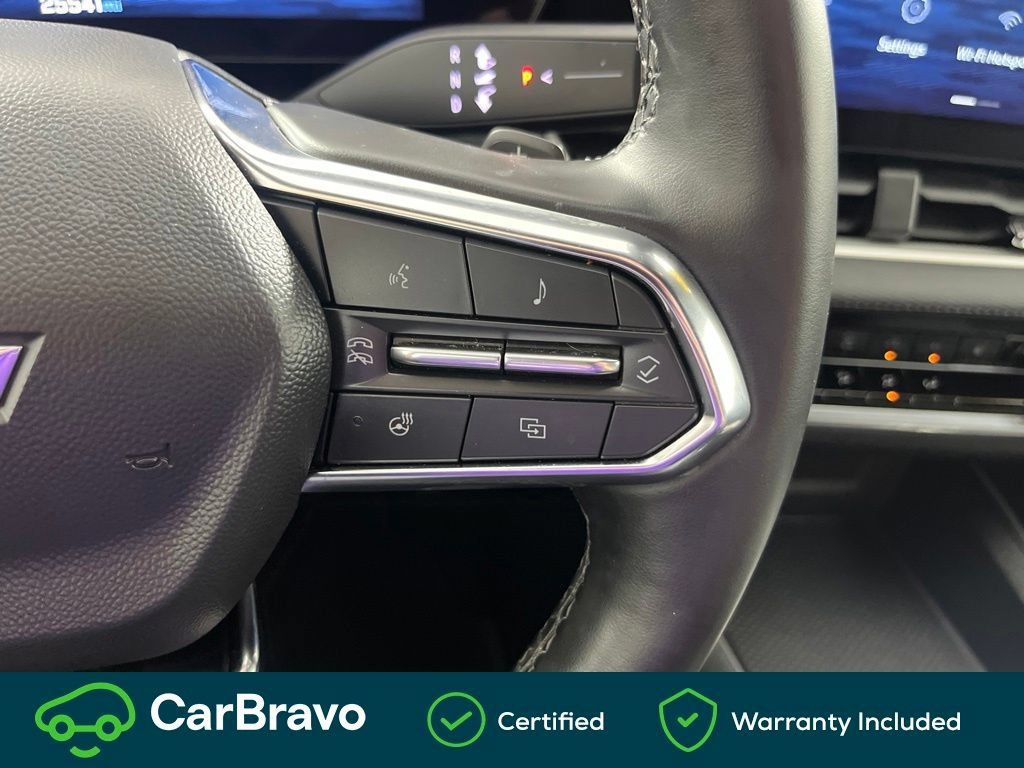Used 2026 Chevrolet Equinox LT AWD/4WD image 26