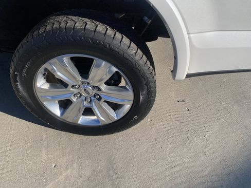 Used 2015 Ford F150 Platinum w/ Equipment Group 701A Luxury image 7