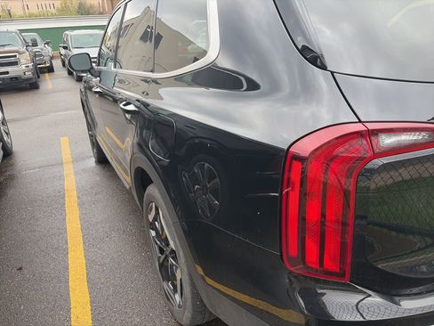 Used 2024 Kia Telluride S w/ S Sunroof Package image 6