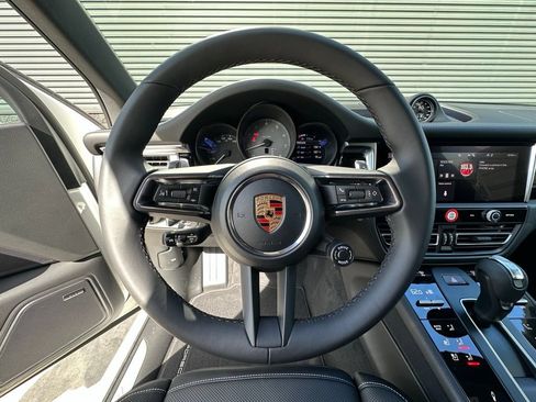 Used 2026 Porsche Macan S AWD/4WD image 17