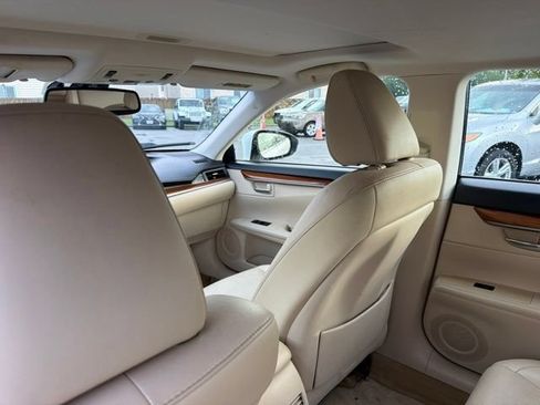 Used 2013 Lexus ES 300h w/ Luxury Pkg FWD image 34