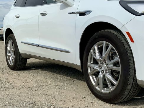Used 2022 Buick Enclave Premium AWD/4WD image 16