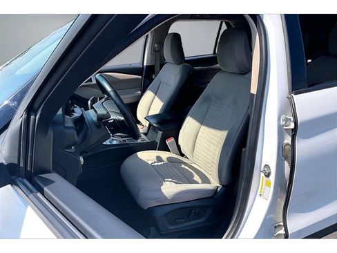 Used 2020 Ford Explorer XLT AWD/4WD image 21