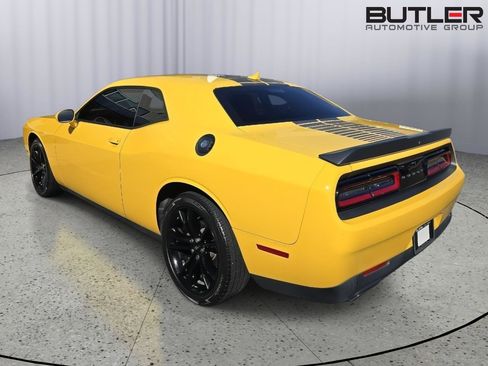 Used 2018 Dodge Challenger SXT Plus image 7