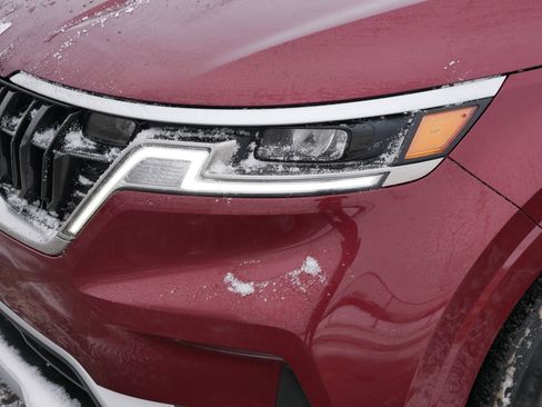 Certified 2024 Kia Carnival LX image 16