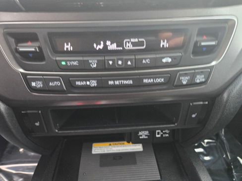 Certified 2022 Honda Pilot Special Edition image 19