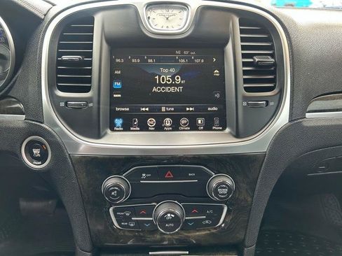 Used 2016 Chrysler 300 C RWD image 12