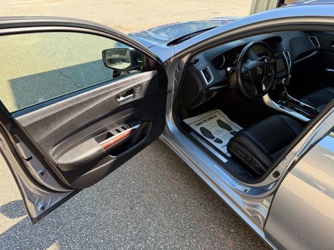 Used 2015 Acura TLX FWD image 9