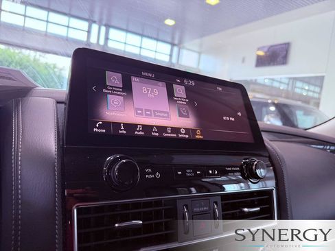 Used 2024 INFINITI QX80 Luxe RWD image 8