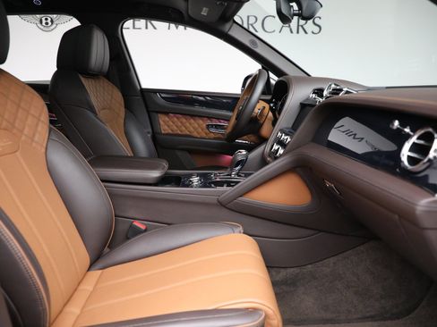 Certified 2021 Bentley Bentayga image 26