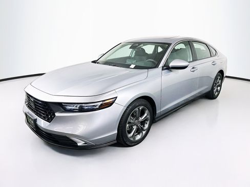 Used 2024 Honda Accord EX image 3