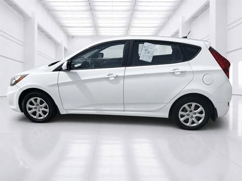 Used 2012 Hyundai Accent GS FWD image 5