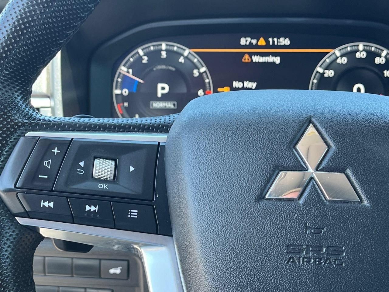 Used 2023 Mitsubishi Outlander SE FWD image 19