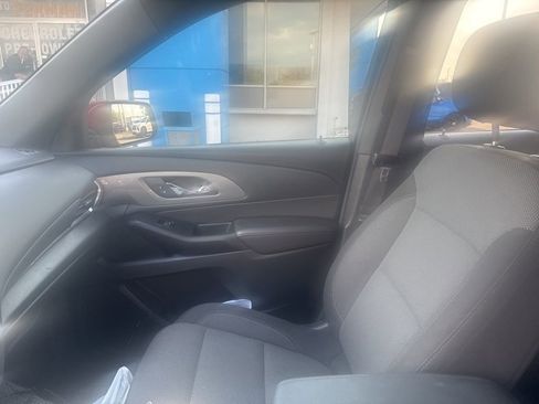 Used 2023 Chevrolet Traverse LT image 20