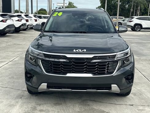 Certified 2024 Kia Seltos EX FWD image 3