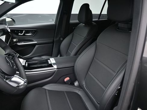 New 2026 Mercedes-Benz GLC 300 image 33