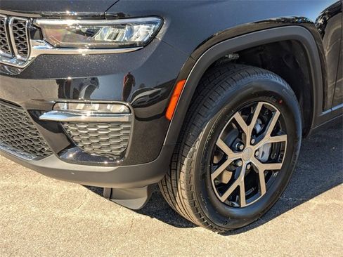 New 2025 Jeep Grand Cherokee Limited image 8