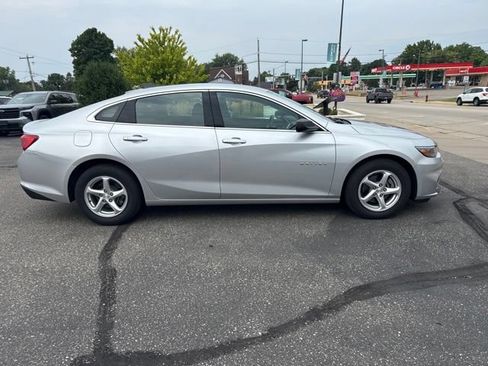Used 2018 Chevrolet Malibu LS FWD image 6