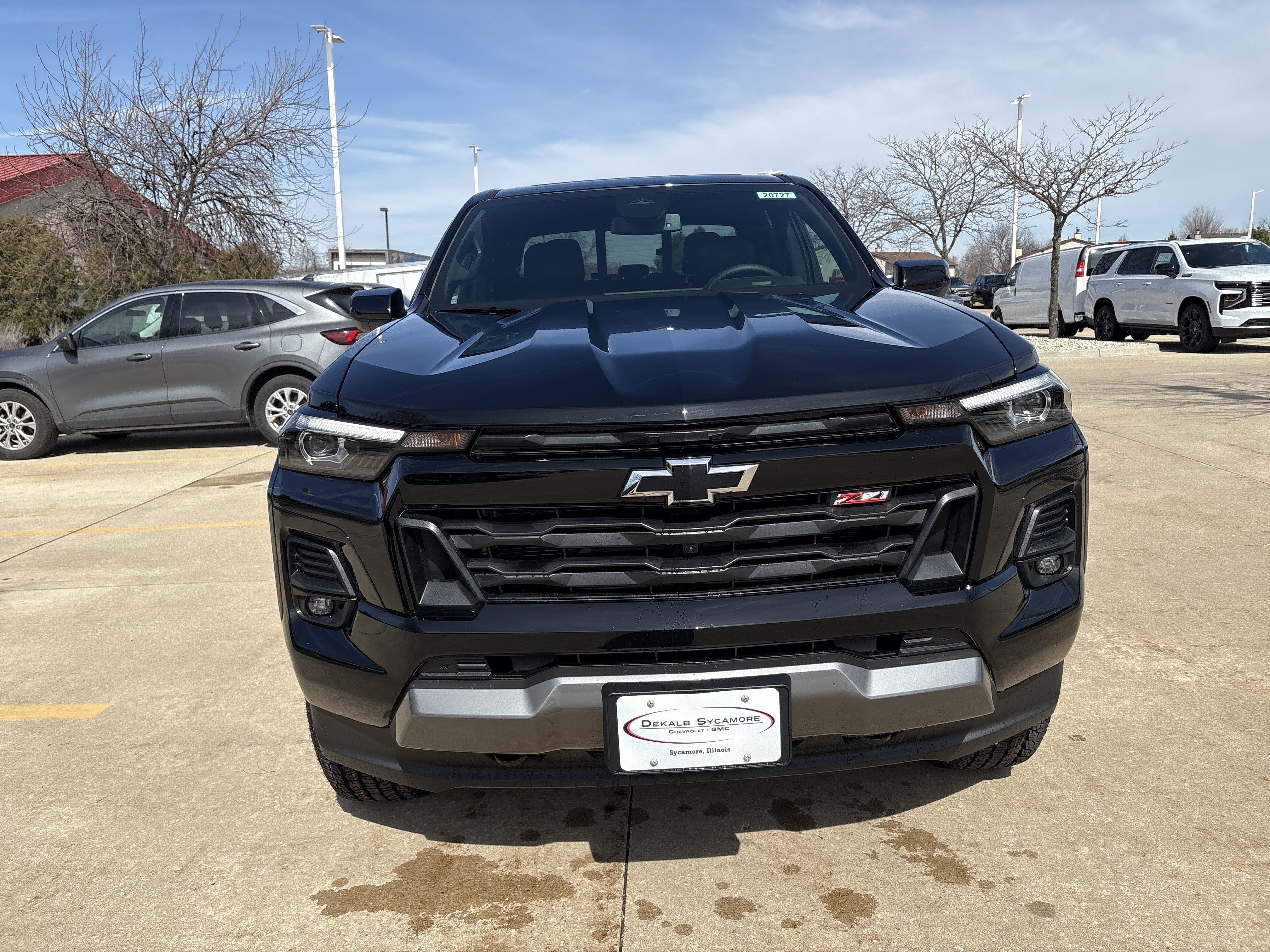 New 2026 Chevrolet Colorado Z71 w/ Midnight Edition AWD/4WD image 8