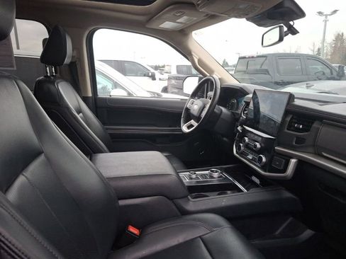 Used 2024 Ford Expedition Max XLT image 13