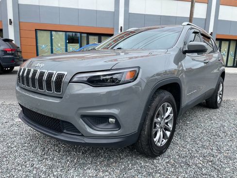 Used 2020 Jeep Cherokee Latitude Plus w/ Cold Weather Group AWD/4WD image 1