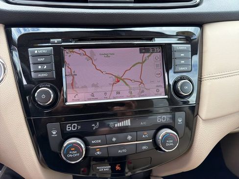 Used 2019 Nissan Rogue SL w/ Premium Package AWD/4WD image 30