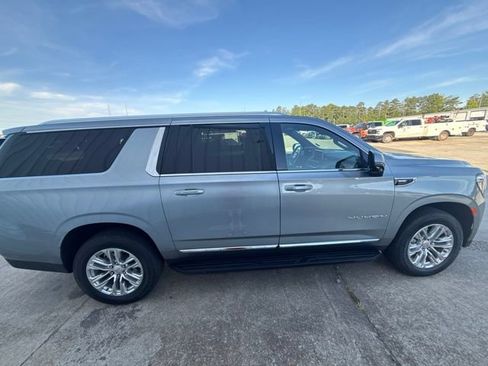 Used 2024 GMC Yukon XL SLT w/ SLT Premium Package AWD/4WD image 6