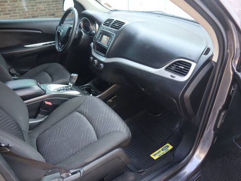 Used 2020 Dodge Journey SE w/ Blacktop Package FWD image 24