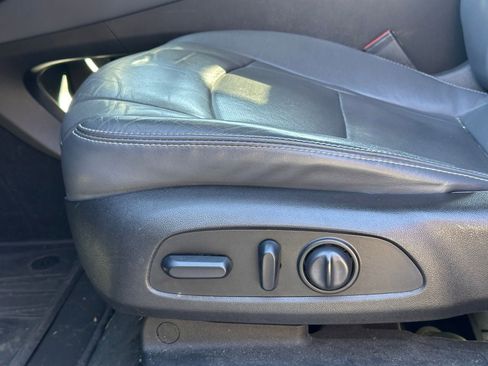 Used 2018 Buick Enclave Essence image 24