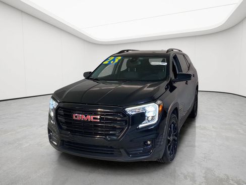 Used 2023 GMC Terrain SLT w/ Elevation Edition FWD image 3