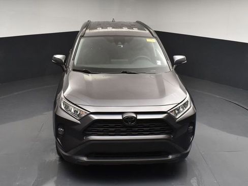 Used 2020 Toyota RAV4 XLE image 41