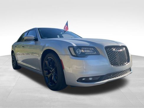 Used 2023 Chrysler 300 S RWD image 3