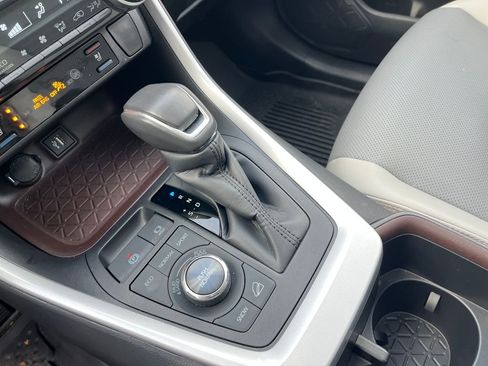 Used 2024 Toyota RAV4 Limited image 25