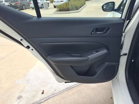 Used 2025 Nissan Altima 2.5 SV FWD image 15
