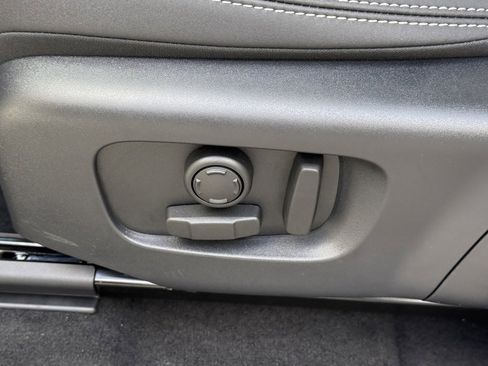 New 2025 Land Rover Discovery Sport S image 14