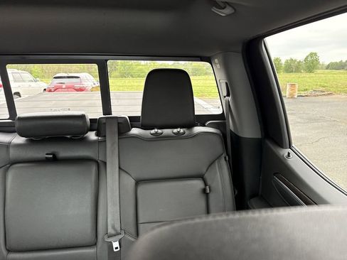 Certified 2022 GMC Sierra 1500 SLT w/ SLT Convenience Package image 12