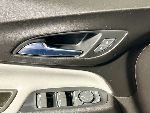 Used 2018 Chevrolet Equinox LS image 15