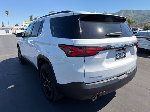 Used 2023 Chevrolet Traverse LT image 7