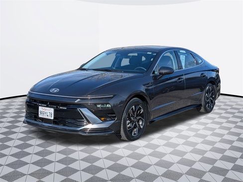 Used 2025 Hyundai Sonata SEL image 2