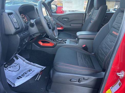 New 2025 Nissan Frontier PRO-4X w/ Pro Convenience Package image 11