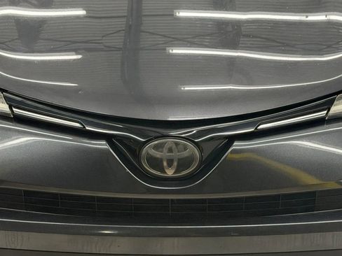 Used 2017 Toyota RAV4 XLE AWD/4WD image 10