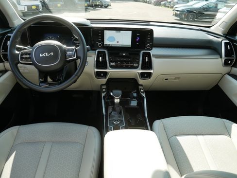 Used 2023 Kia Sorento SX AWD/4WD image 10