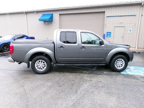 Used 2019 Nissan Frontier SV AWD/4WD image 7