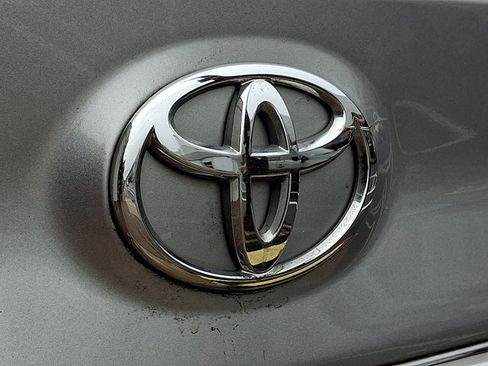 Used 2016 Toyota Camry LE FWD image 28
