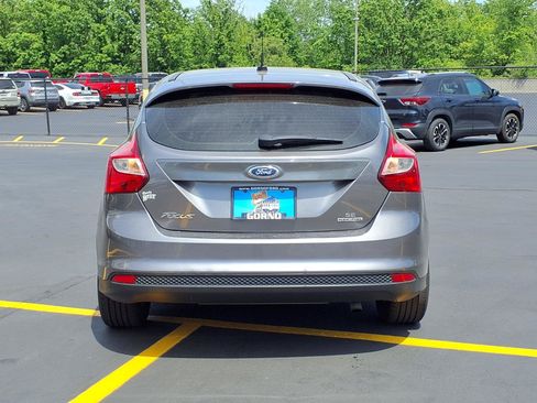 Used 2014 Ford Focus SE w/ SE Winter Package FWD image 19