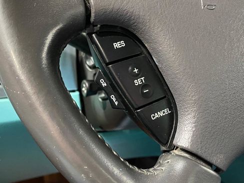 Used 2002 Ford Thunderbird RWD image 25