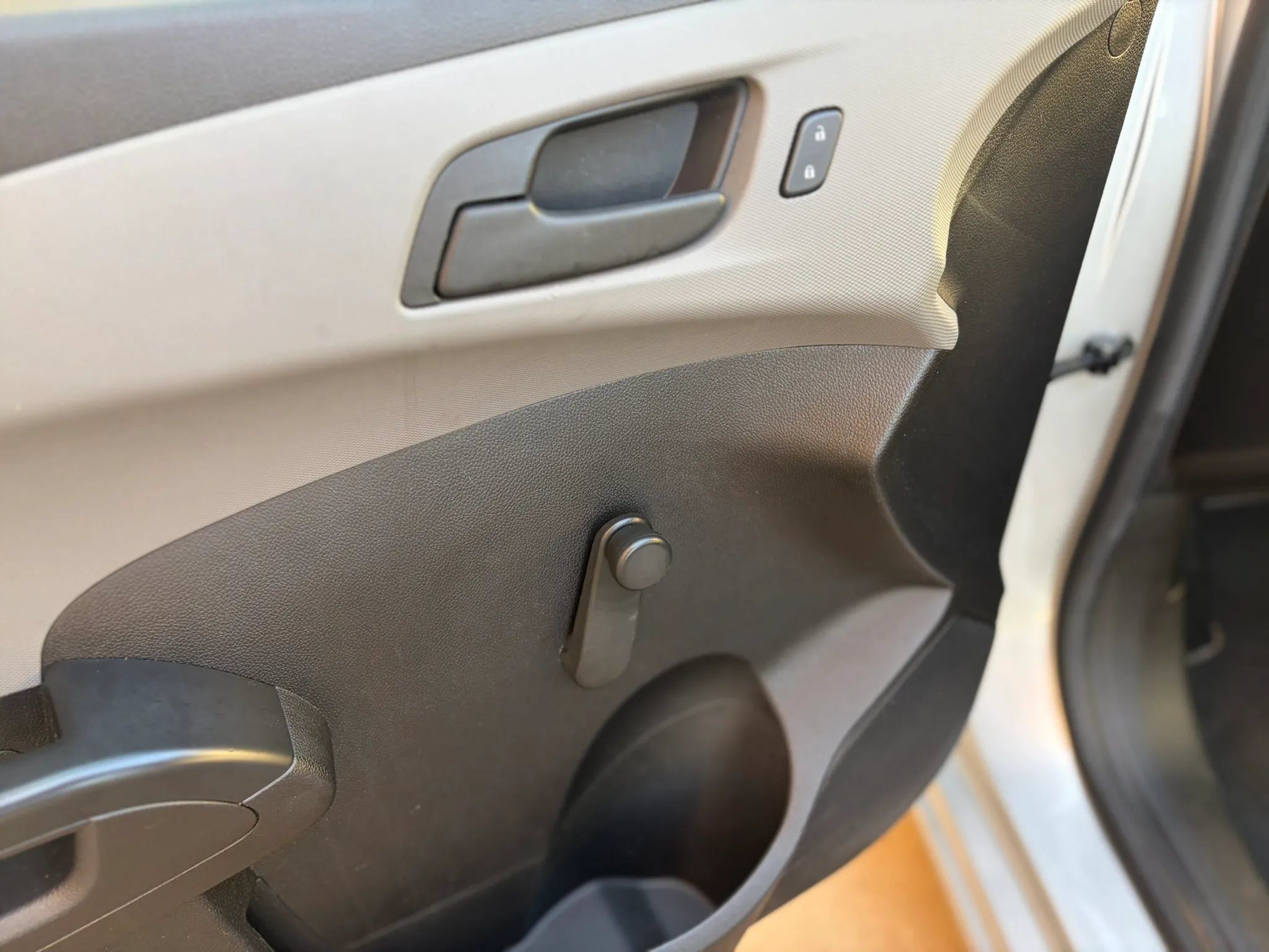 Used 2016 Chevrolet Sonic LS FWD image 10