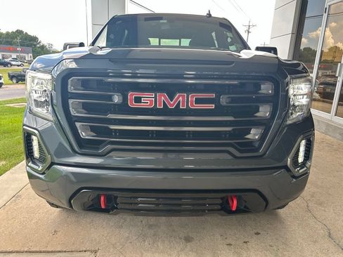 Used 2022 GMC Sierra 1500 AT4 w/ AT4 Preferred Package AWD/4WD image 3